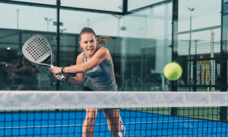 La volée au padel : techniques et astuces pour maîtriser ce coup essentiel