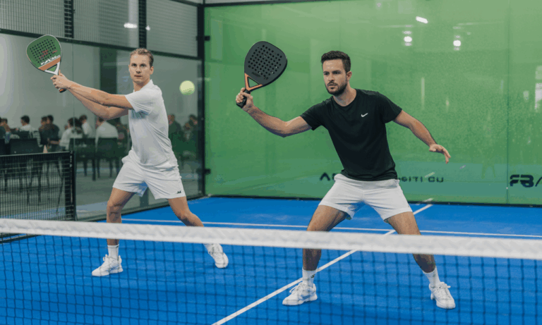 découvrez ce qu'est un terrain de padel, ses caractéristiques essentielles, les dimensions, et l'équipement nécessaire pour pratiquer ce sport passionnant. apprenez tout sur cet espace dédié au padel, idéal pour s'amuser et se dépenser entre amis ou en famille.