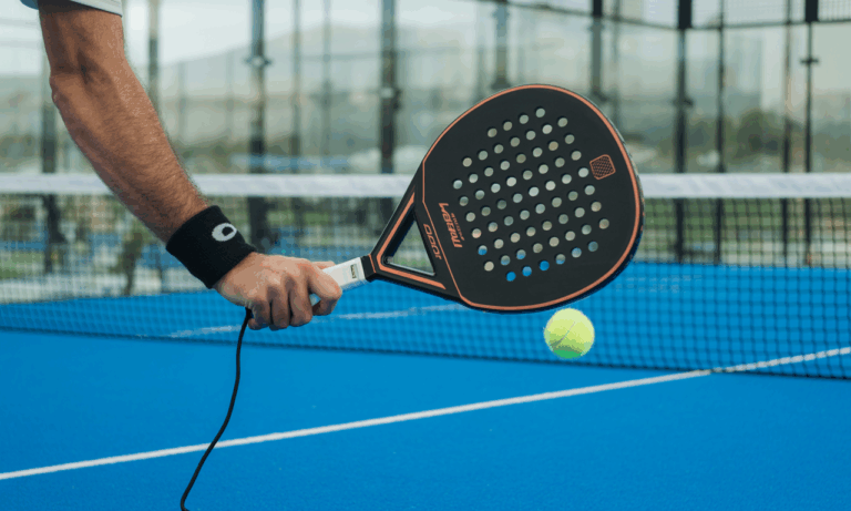 découvrez tout sur l'amorti au padel : qu'est-ce que c'est, comment l'exécuter parfaitement et les techniques pour améliorer votre jeu. apprenez à maîtriser cet aspect essentiel pour élever votre niveau sur le terrain.