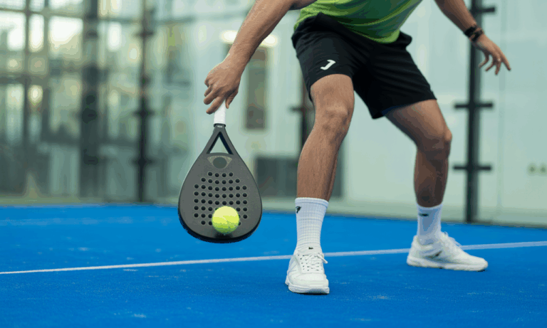 découvrez le service à la cuillère en padel, une technique astucieuse pour surprendre vos adversaires. apprenez son utilité, ses avantages et comment l'intégrer efficacement dans votre jeu pour améliorer vos performances sur le court.