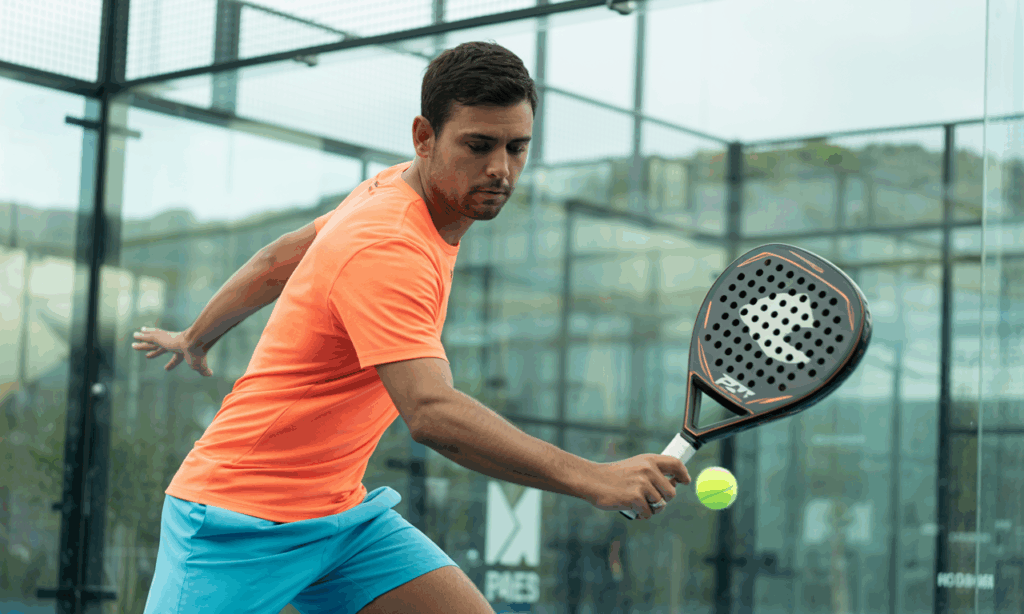 découvrez la contre bandeja au padel, une technique essentielle pour maîtriser le jeu. apprenez sa définition, son exécution et son intérêt tactique pour améliorer vos performances sur le court. explorez comment cette approche stratégique peut transformer vos échanges et renforcer votre jeu défensif.