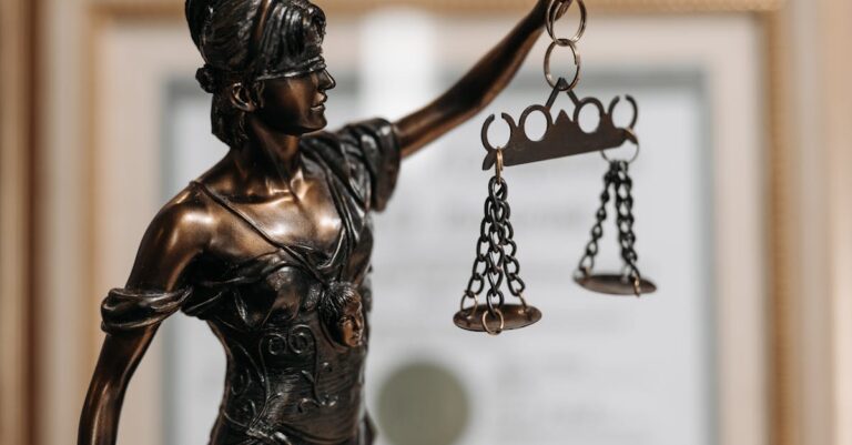 découvrez les différents statuts juridiques d'entreprise pour choisir celui qui correspond le mieux à votre activité et optimiser la gestion de votre société.